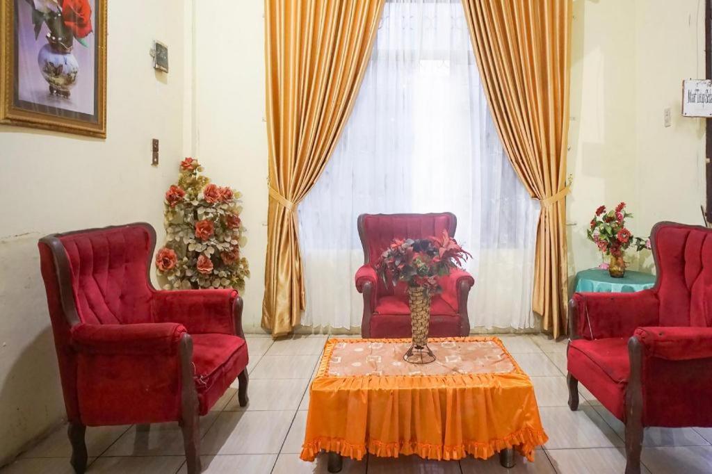 Oyo 931012 Tamara Homestay Syariah Medan Exterior foto