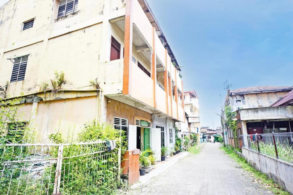 Oyo 931012 Tamara Homestay Syariah Medan Exterior foto