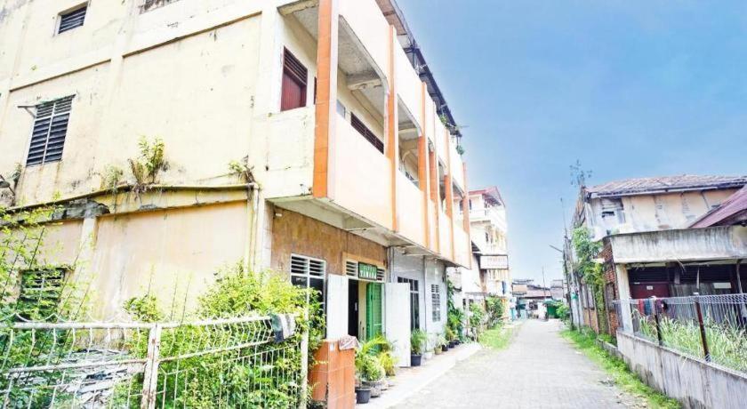 Oyo 931012 Tamara Homestay Syariah Medan Exterior foto